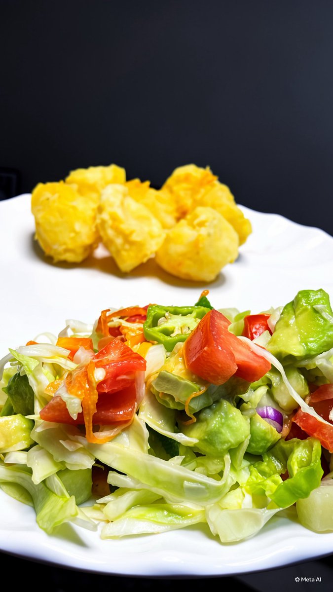 therealfasy_'s tweet photo. Tried cabbage salad with cucumber&amp;avocados along side ndofani😂💔
karibu https://t.co/9tdOMSpSAx