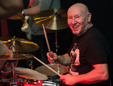 MSolisEscobar's tweet photo. #OTD Jeff Rich (8 June 1953)  former #drummer for the #rock #band Status Quo. He attended school in Hackney at Upton House Comprehensive, and whilst there he appeared in the opera Tosca at the Royal Opera House, Covent Garden. #BOTD
https://t.co/Nsri57xxLP https://t.co/78gWD2fQGg