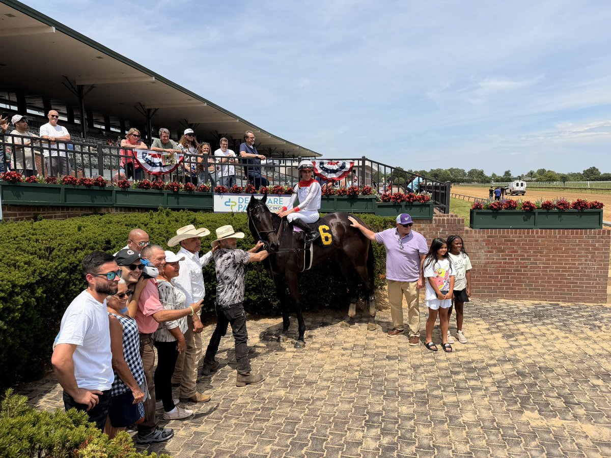 MegHalterEsq's tweet photo. The fourth goes to Mr C @GregCompton9 and Julio Hernandez aboard Embrace the Moment https://t.co/hm5Vfi9CPc
