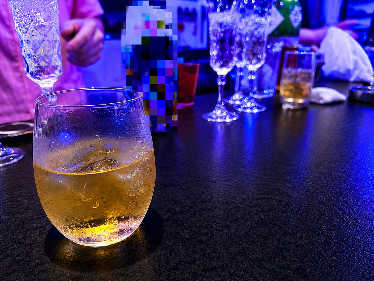 NIPHAELxR's tweet photo. 出演オファーの為とあるBARへ。

もちろんノンアル👍
今から帰って配信します。

日にちも迫ってるので報告急ぎます。 https://t.co/PBp9P0HrM6