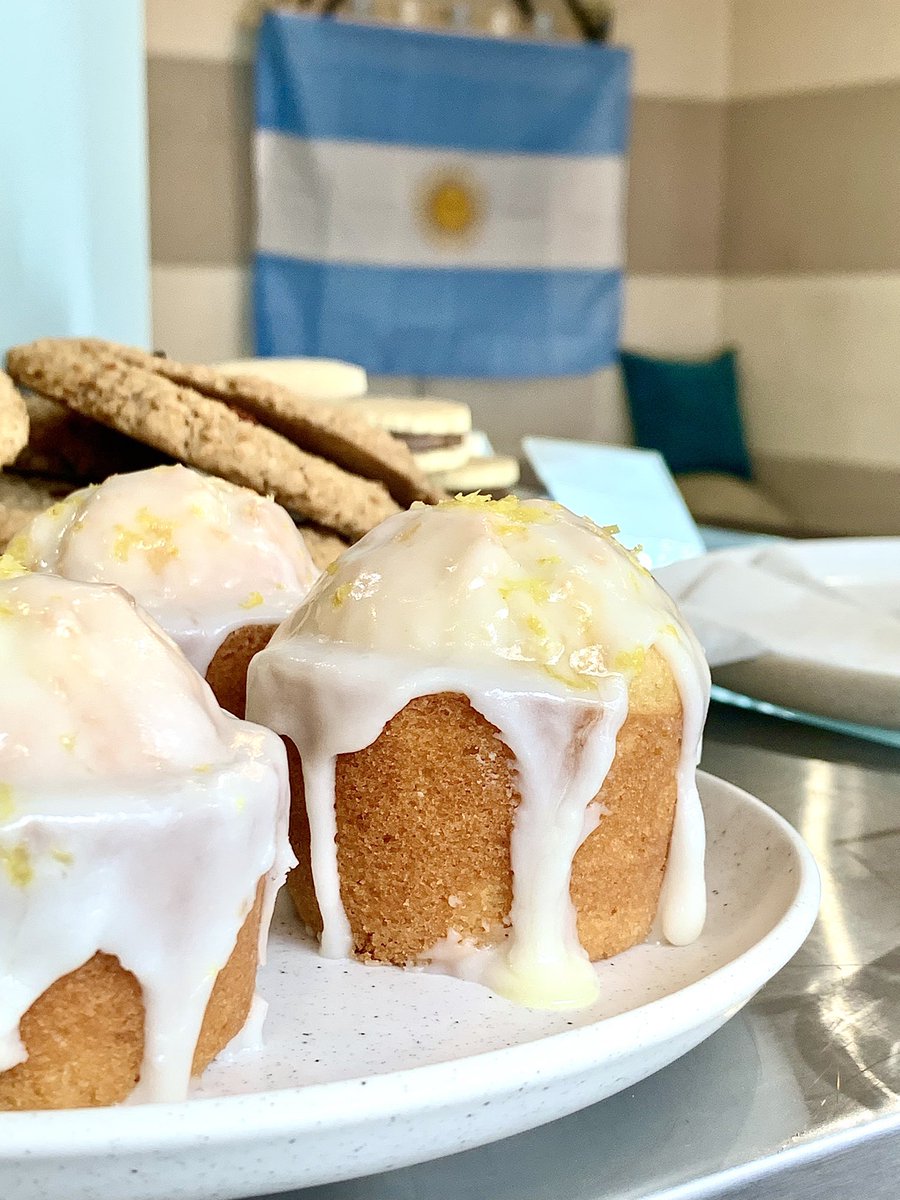 CasaPausaCafe's tweet photo. Sabado en Casa.
¿Quién viene?

Además: Rogel, Lemon pie, Apple crumble, Torta de chocolate Heavy, mousse de frambuesas…
No sé… vofi. https://t.co/A1oojSv3pI