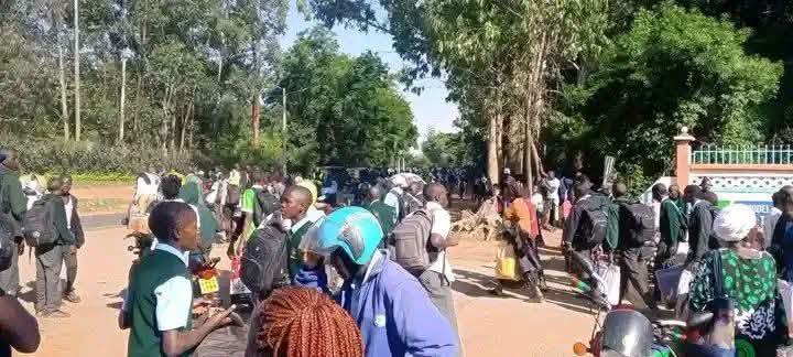 LABISTA254's tweet photo. Students from Kibabii Boys National School and Bungoma High School have been released to travel home this evening. However, reports indicate that some students remain stranded in Bungoma Town due to transport and logistical challenges. https://t.co/NtDsRNRAiP