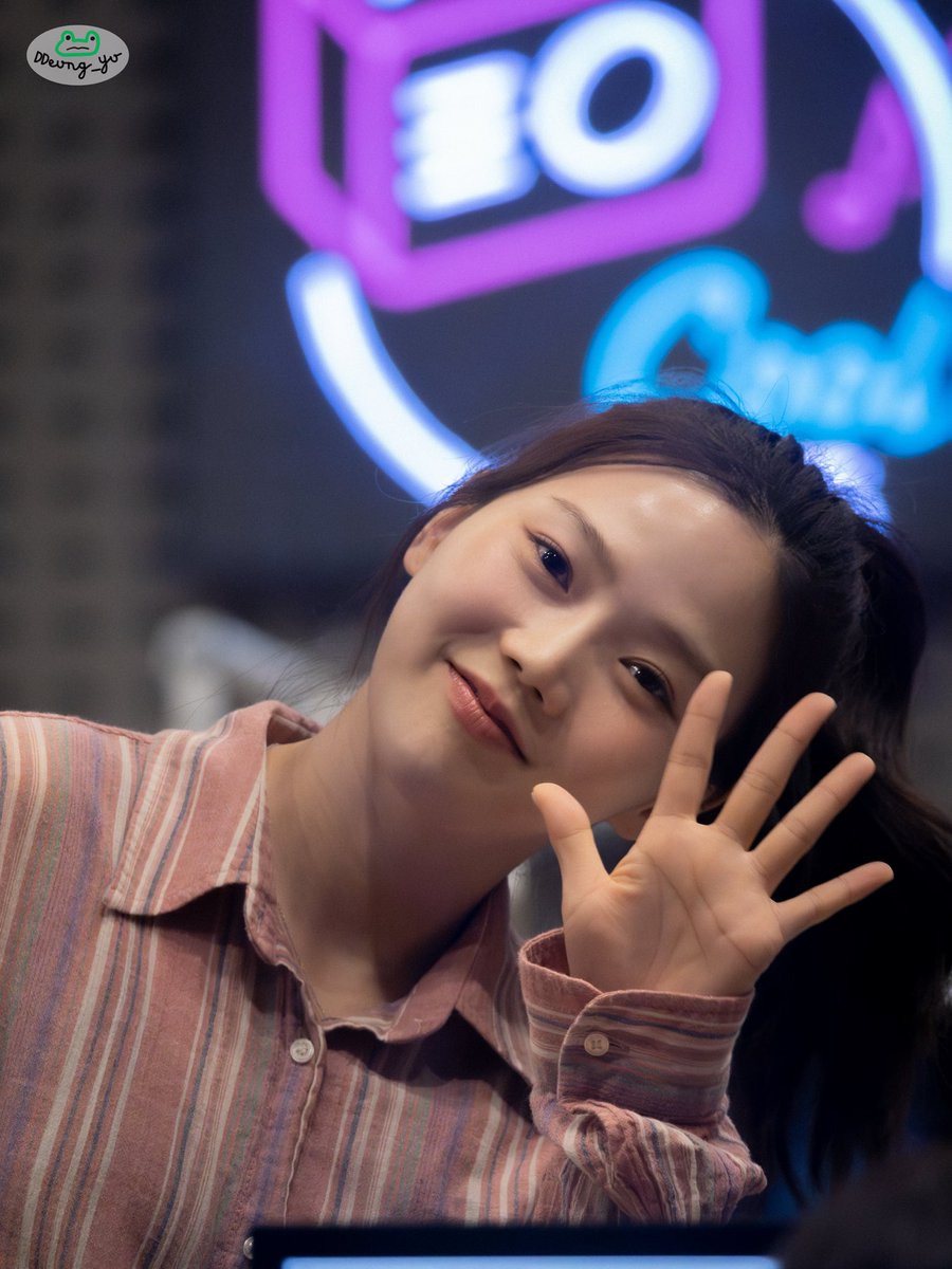 DDeung_yu's tweet photo. 안뇽

#효정 #오마이걸 https://t.co/4Bn9Ls0OAX