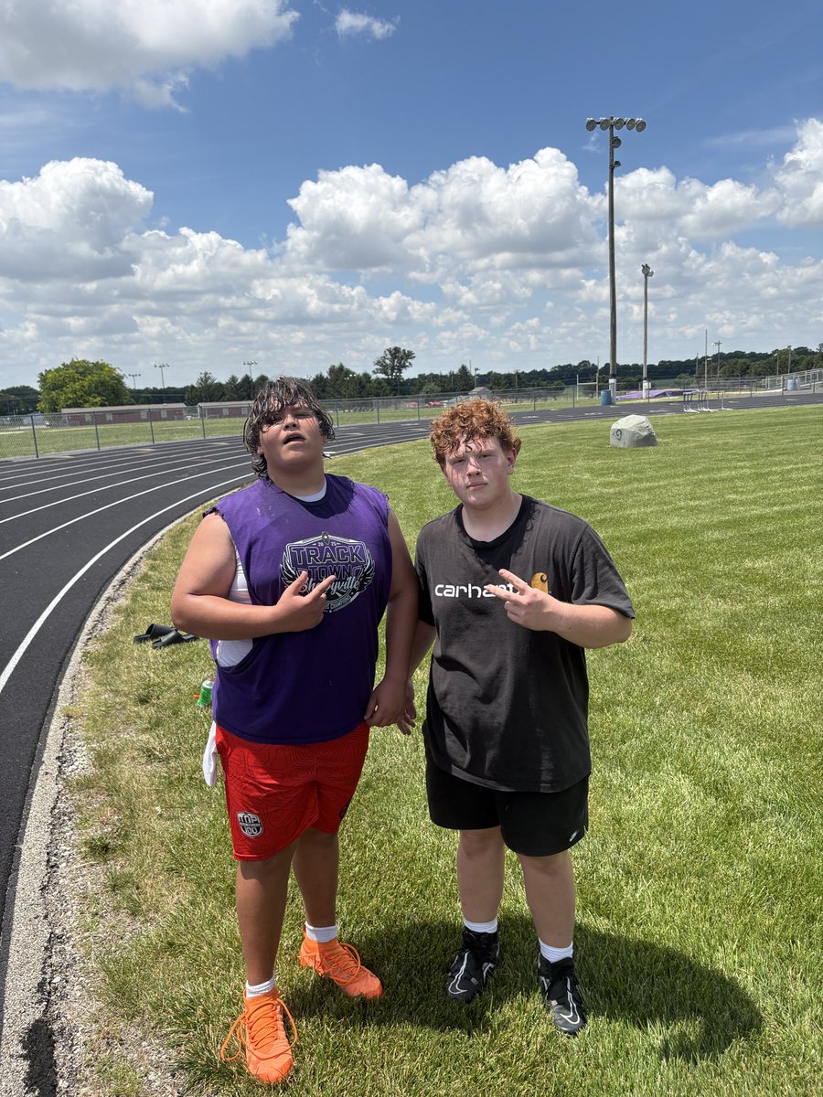 HunterPopcm57's tweet photo. Preseason reps in the lab for ball with @brody_peterson6 @EDGYTIM @PrepRedzone @PrepRedzone https://t.co/NnA4hznMze