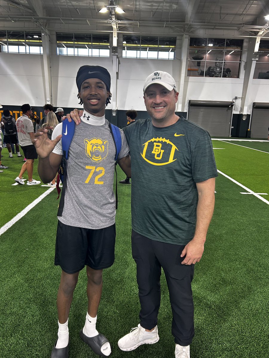 matthewsmithchs's tweet photo. Had a great experience at the baylor camp today, thank you @CoachRHolcomb , @RGIII  and @JakeSpavital for taking time to talk to me about my game, had a great time competing.

#RecruitKellerCentral 
@CHSChargerFB 
@EVance813 
@SenseiDubb 
@QBHitList 
@quarterbackmag https://t.co/CCsF5Mz02F