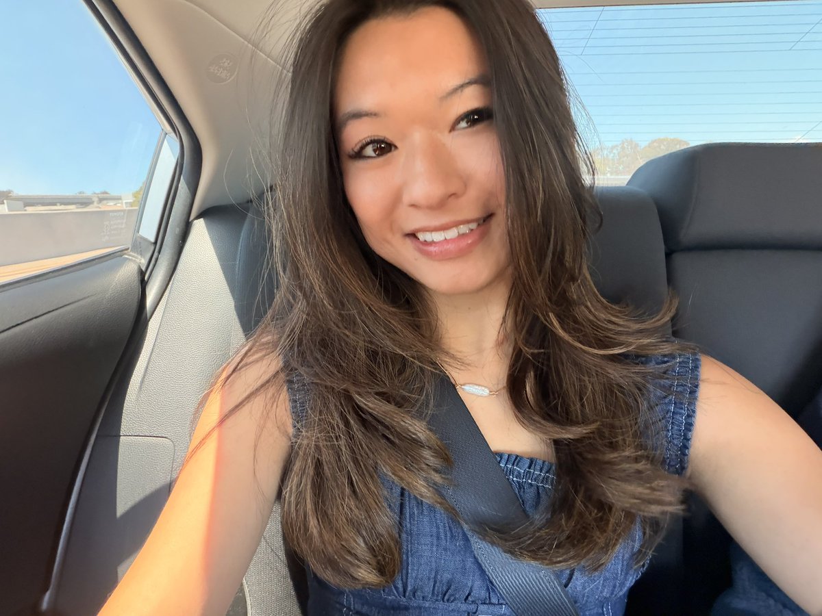 ashleyyjoelle's tweet photo. solo morning in chinatown!
when i miss my grandma I hit up all of our old favorite spots. I got bbq pork buns + zongzhi + an XL fortune cookie from the fortune cookie factory as big as my head 😭 #ilovethiscity https://t.co/TaBnOOyRi5