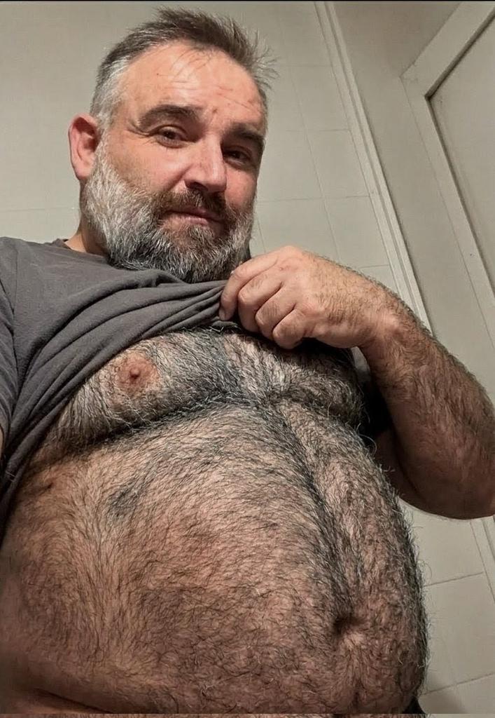 Manuel665343's tweet photo. #veryhairy https://t.co/g9nB49J3RZ