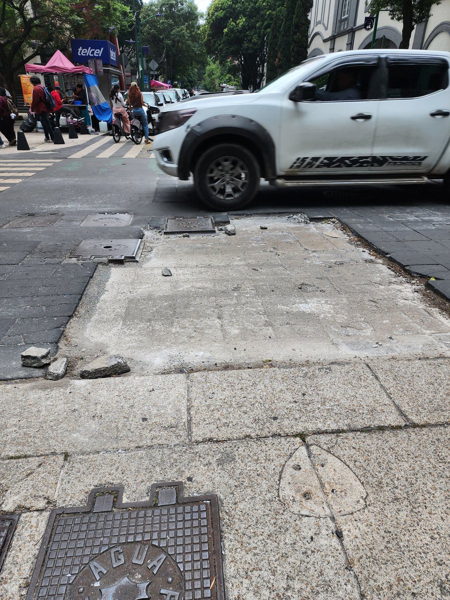 gretadice's tweet photo. Junio 6 y esto solo se agranda. Lateral de Reforma y Burdeos @ClaraBrugadaM @LaColoniaJuarez https://t.co/sexDNexBEQ