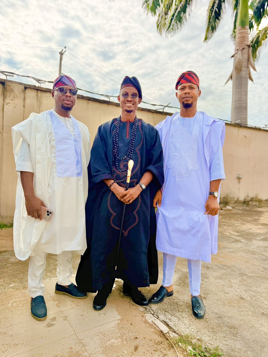 iam_veecee's tweet photo. I am so delighted to to have attended the wedding ceremony of my friend sherif and his dear wife Dorcas, my love for holy matrimony made me to grace this event far away in Markurdi, Benue State. Oh how I love holy matrimony, Conjugal bliss brother @AdesanjoA https://t.co/Cjw05HCX5j