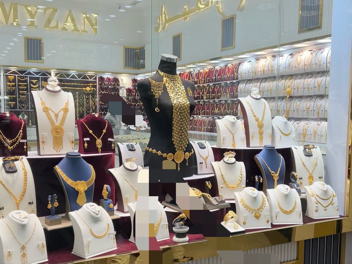 HashemitePurity's tweet photo. يارب الجنة والرصة ذي بدولاب تسريحتي https://t.co/TU6iWvu9j0