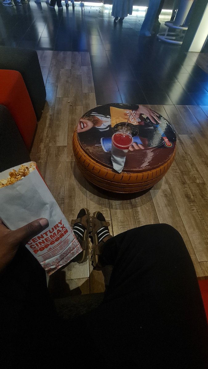 NicholasMu75528's tweet photo. Solo movie night date https://t.co/qXbQ1Lgmxw