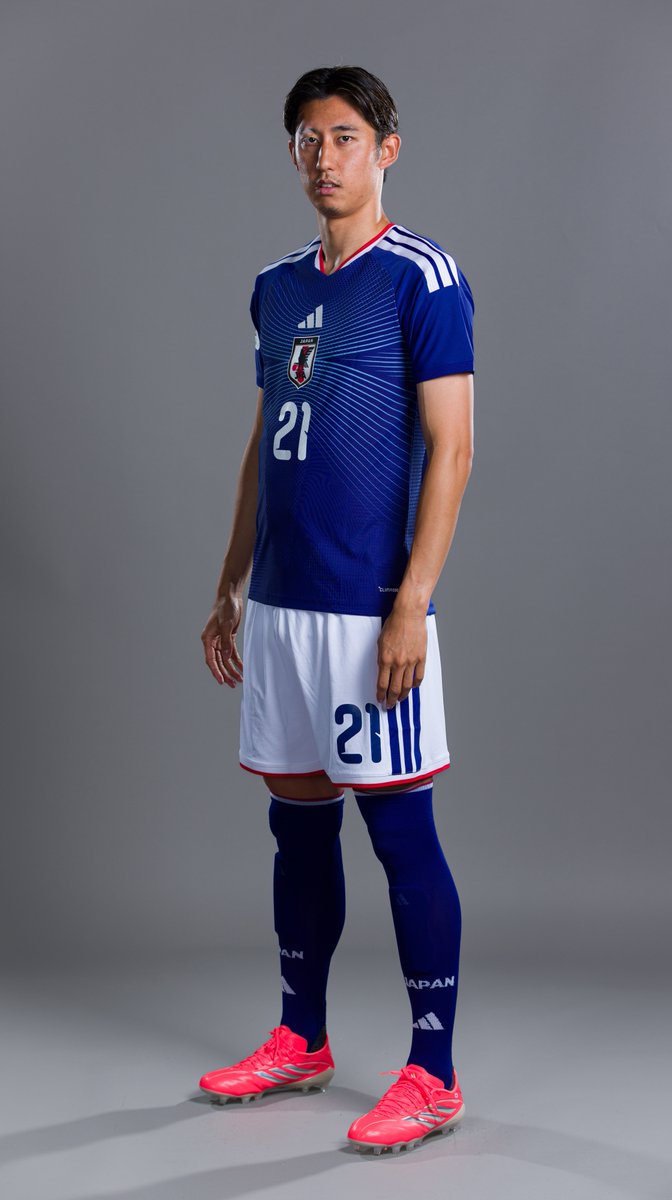 SoccerKingJP's tweet photo. 👤伊藤洋輝（いとう・ひろき）
⚽️ポジション：DF
🔢背番号：21
🎂生年月日：1999年5月12日（27歳）
📊身長・体重：188cm・84kg
🗾出身地：静岡県
👕所属クラブ：バイエルン／ドイツ🇩🇪
🇯🇵日本代表通算：24試合1得点