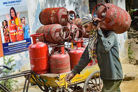 mausamd's tweet photo. LPG prices HIKED again.

Domestic cooking gas cylinder prices hiked again by 29 rupees... https://t.co/z56UsrFCSr