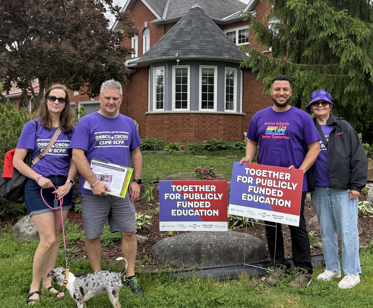 osbcucscso's tweet photo. Today OSBCU members painted the province purple! 💜
Across Ontario, nearly 40 locals organized community outreach and canvassing events!
#PaintTheProvincePurple #OntEdUnited #BetterSchoolsBetterTomorrow https://t.co/8vIXieMBqh