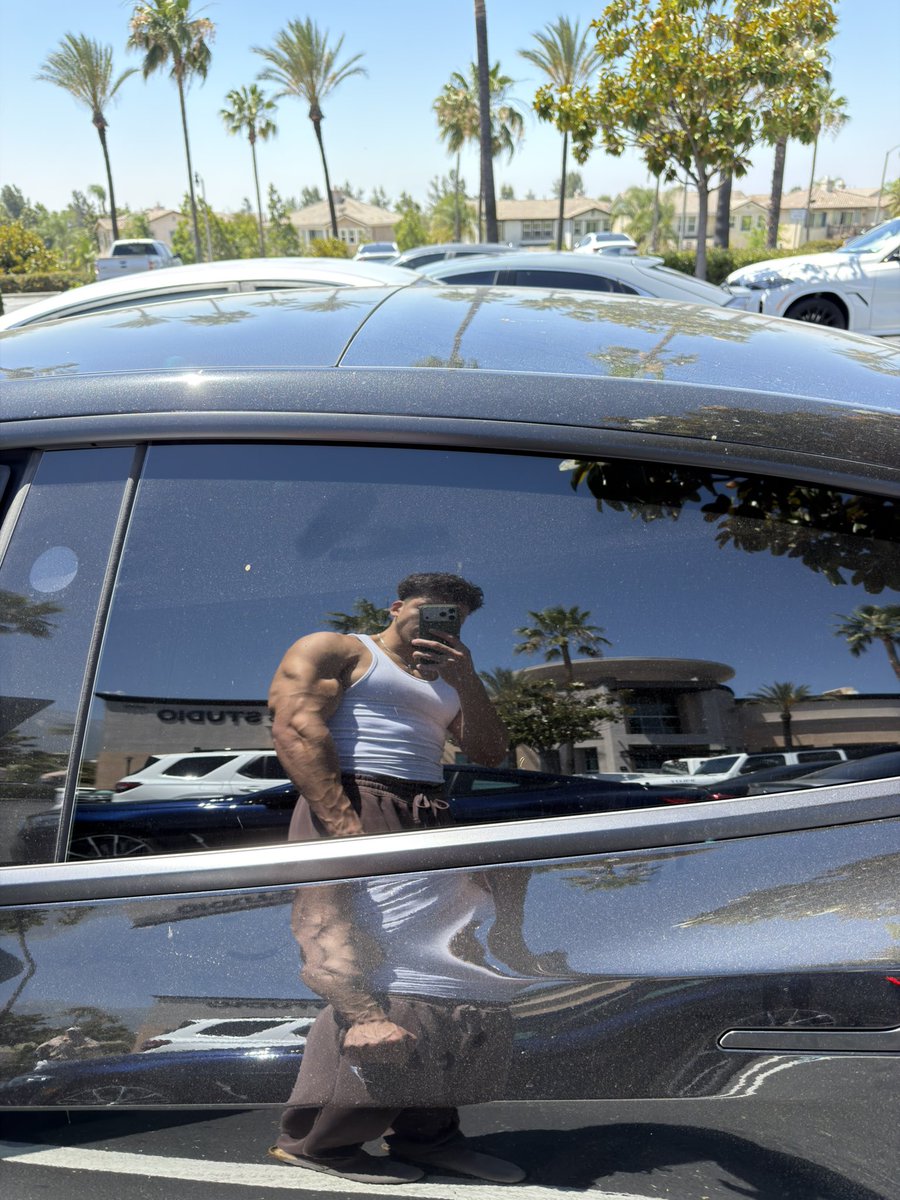 andizofit's tweet photo. Car window https://t.co/JAZwz2og2Q