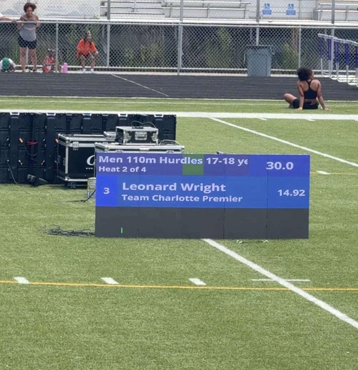 28leonardwright's tweet photo. Leonard Wright clocked a 14.92 in the 110m hurdles at the AAU District Qualifier, earning a spot in the Top 8 and advancing to the AAU Regional Championships.

From State Finalist to Regional Qualifier, the journey continues.

14.92 and still getting faster.

To God Be The Glory. 🙏🏾

Next stop: AAU Regionals. 🔥

#110MHurdles #AAUTrackAndField #TrackLife