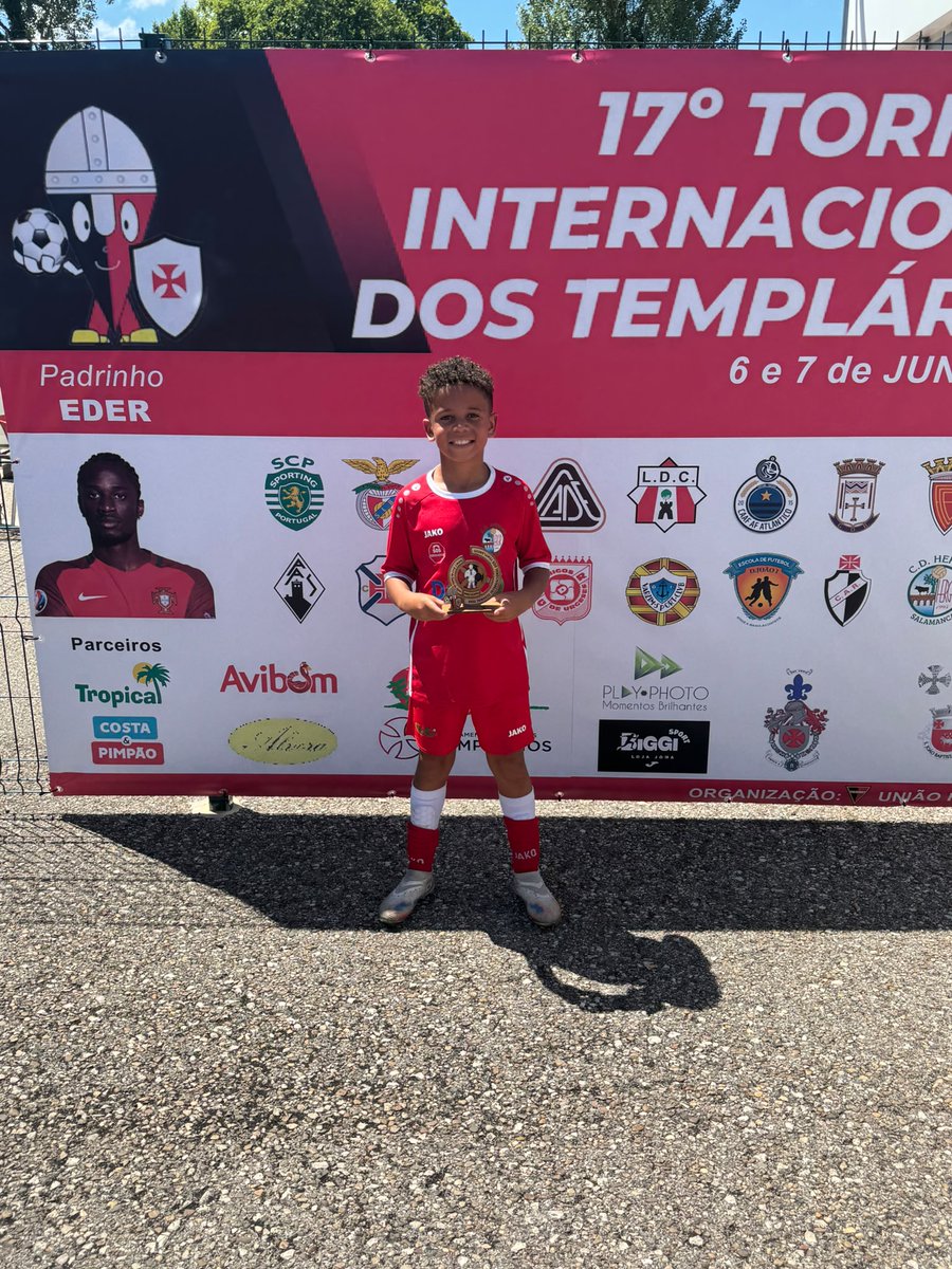 cdHergar's tweet photo. ¡Pasamos a segunda ronda! Jugaremos contra el @SLBenfica después de vencer a Cova da Piedade y Tomar y empatar ante Colegio Atlántico. Pablo Nuh y Julio suman dos nuevos MVP.

#VamosHergar #TodoAlRojo https://t.co/2AvRVccH7D
