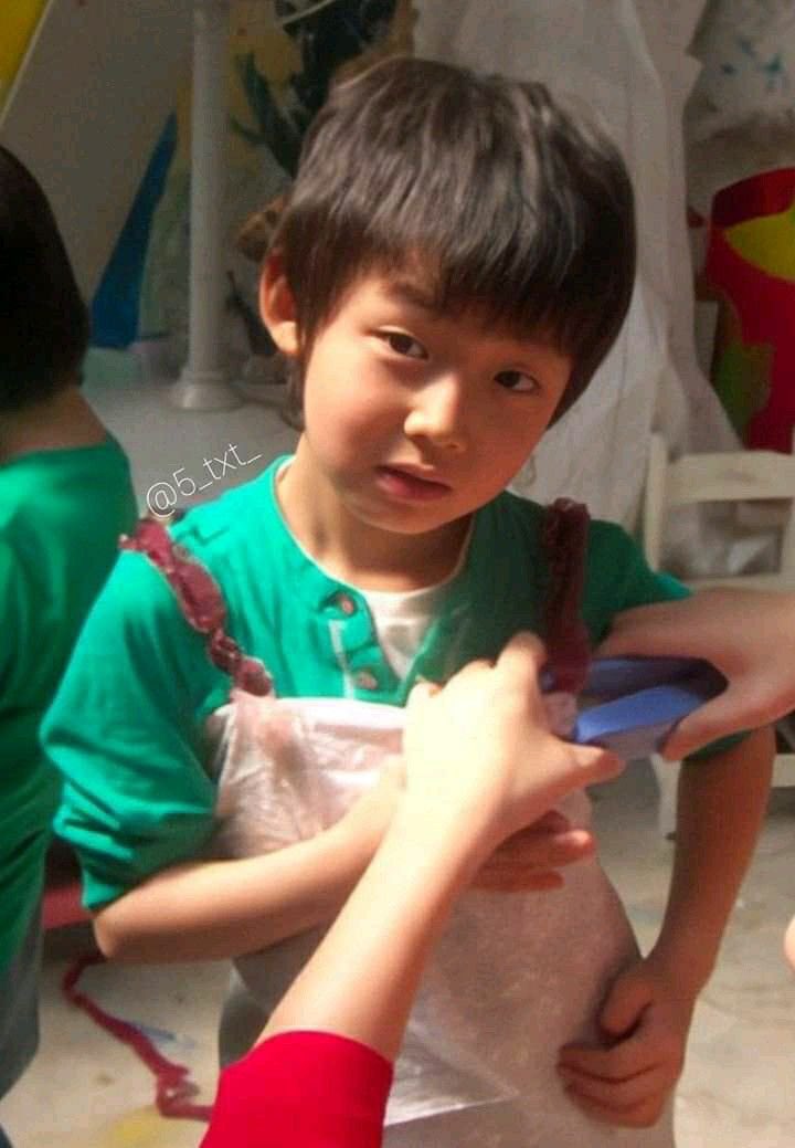 jjuniebuns's tweet photo. your bias childhood pic vs you 🥹🫶🏼 the cutest trend everrrrr https://t.co/KMZhDxAf0p