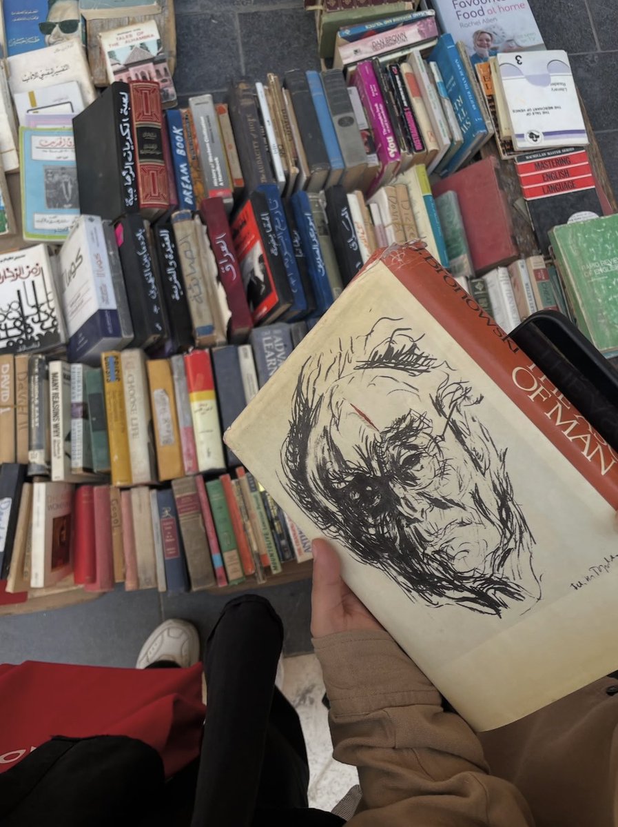 ItsMesopotamia's tweet photo. Books on the Streets of Baghdad. https://t.co/j4le989LoD