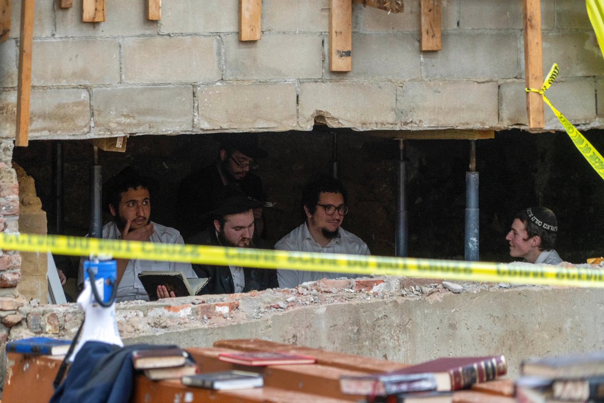 zackabrams's tweet photo. While we're coming up with NYC microneighborhoods, might I suggest DUCHESS?

(Down Under Crown Heights: Extralegal Subterranean Synagogue) https://t.co/t1yqaTfxCG