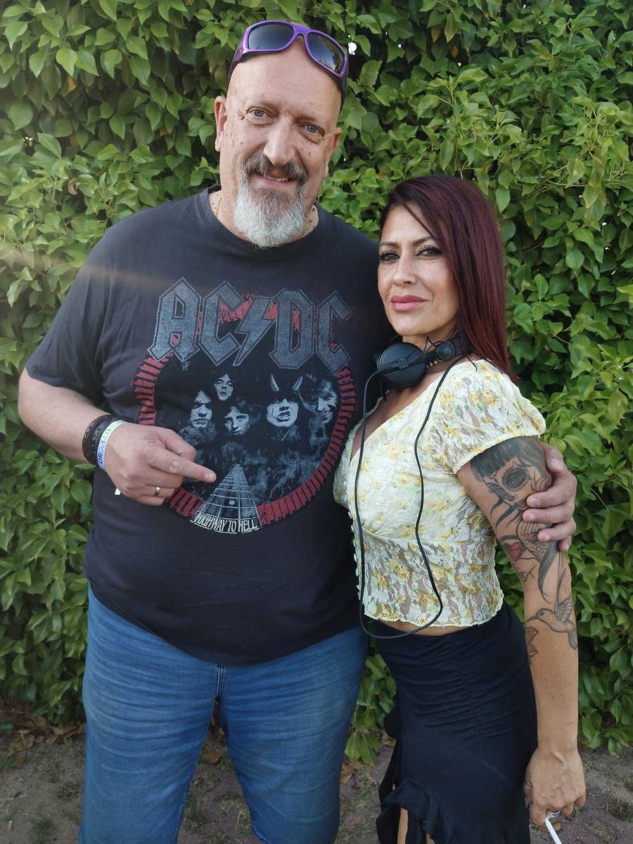 AntonioGlez67's tweet photo. Disfrutando del #Play4LifeFest con la gran DJ Evel Gutiérrez, música para todos los gustos en el recinto ferial 
@UnionporLeganes 
#SentimosLeganes https://t.co/xoeAOp4CJG