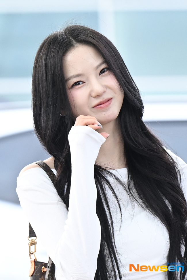 folderyujin's tweet photo. press pictures ☆ 260607 ICN airport departure to shanghai ➝ #CHOIYUJIN #최유진 #KEP1ER #케플 @official_kep1er https://t.co/k0wMciIWuC