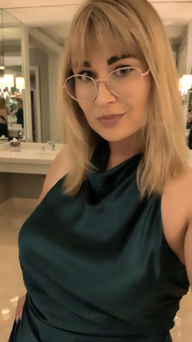 wyverning's tweet photo. at da wedding https://t.co/5l9zjcSgH9