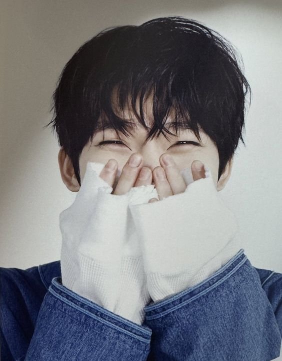 pinknooieu's tweet photo. baragis, EYES HERE! 

KGMA Artist of June (Male) will end today! SUNOO is current #1 but please DO NOT BE COMPLACENT. our gap from our opponents is NOT SAFE yet.

 please keep on collecting fancast hearts and drop it to sunoo! don't forget save hearts for the last 10 mins too! 

SUNOO will receive a PHYSICAL TROPHY if we win this poll. so, let's participate to make SUNOO grab his 2nd solo physical award! 

#ENHYPEN_SUNOO #선우 #엔하이픈_선우 #SUNOO #キム・ソヌ