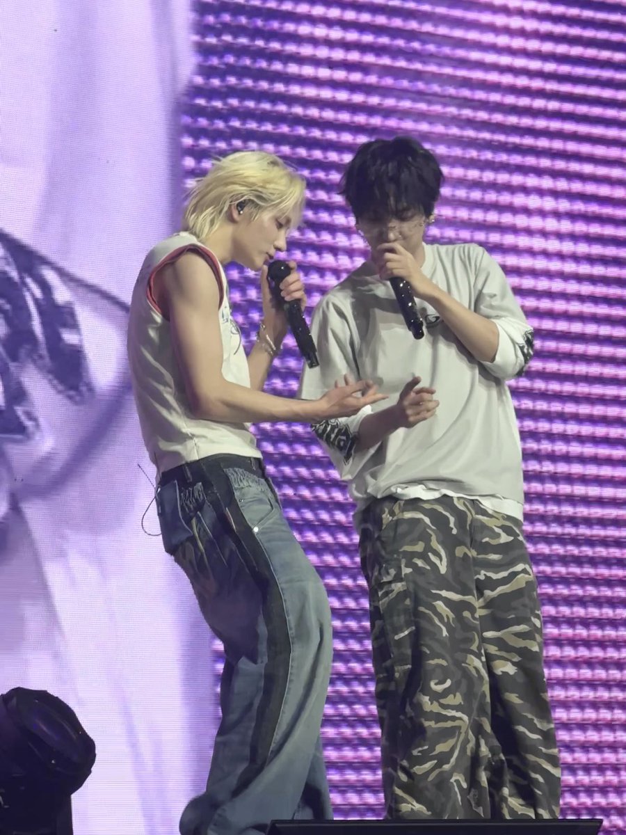 ngxdoo's tweet photo. 위버스콘 ♥︎ 성호 ♥︎ 나 ♥︎ 명재현 https://t.co/4K8G0KdRrr