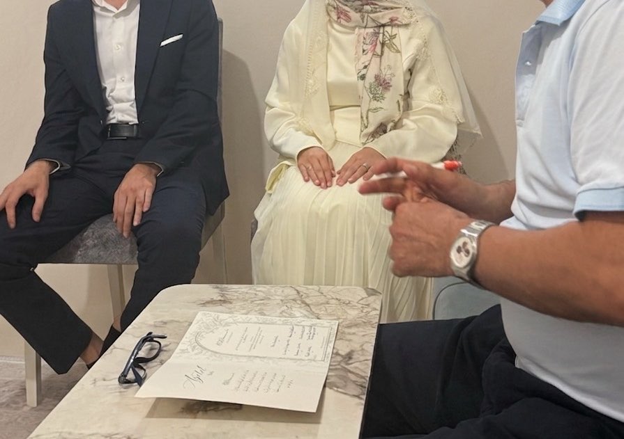 Seymos_'s tweet photo. Bir yastıkta ihtiyar,
İki cihanda bahtiyar 🤲 https://t.co/gbCCV3wZM8