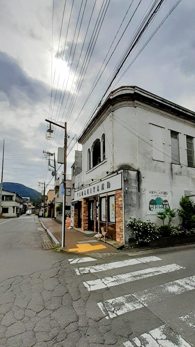 grandpabackache's tweet photo. #YAMAKITAバル

#山北駅前
#JR御殿場線
#山北町

#intersection
#三路口

#wandererontheroad
#在路上彷徨者
#everydayisawindingroad
#ontheroadagain
https://t.co/9LgRfQ6dN1 https://t.co/WnsTIVXC2N