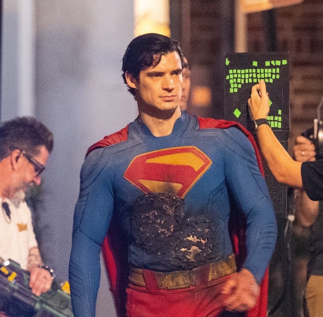 DCUHypeGuy's tweet photo. Is is just me, or does David Corenswet look remarkably different? 

Like wow, bro is SuperMAN https://t.co/WmOhN4r1jo