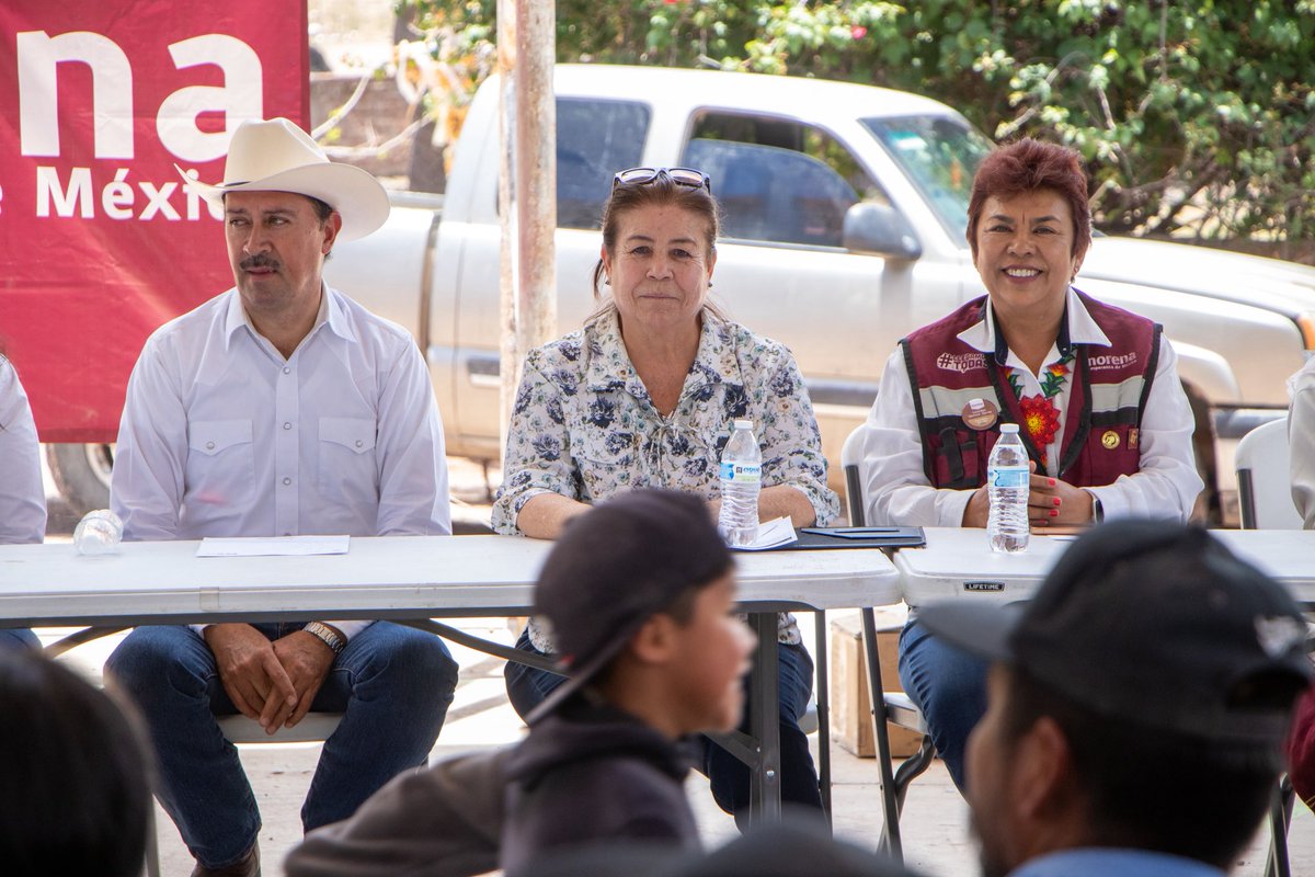GarciaGaray_L's tweet photo. Con enorme orgullo y un gran éxito organizativo, concluimos nuestra Asamblea Informativa en la hermosa comunidad de Santiago Teneraca. Nos unimos con el corazón y con la voz a la movilización nacional para dejar en claro que la soberanía de México no se negocia: ¡se defiende en las plazas públicas!
Mi más profundo agradecimiento a las autoridades tradicionales, delegados y a cada asistente que se sumó a este encuentro. 
Nos regresamos con la firme convicción de que la transformación avanza con paso firme de norte a sur. ¡La patria es primero!
#PorLaSoberanía