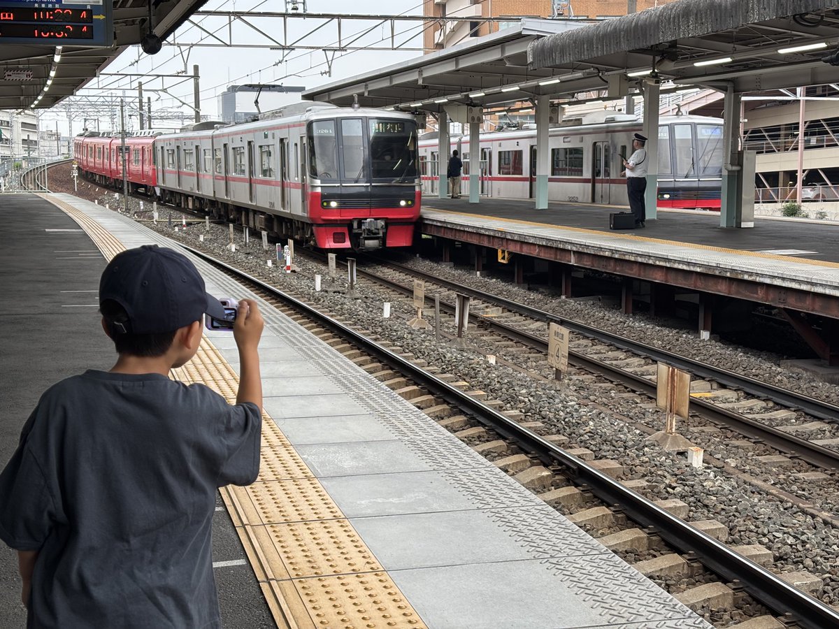 taroimo0724's tweet photo. 息子が4歳で入院した時に病院で少しでも楽しめるようにと(妻が)買ったキッズカメラを気に入って使ってくれている。小学生になったからそろそろカメラもアップグレードしてあげようかな。 https://t.co/qLkmTpteS7