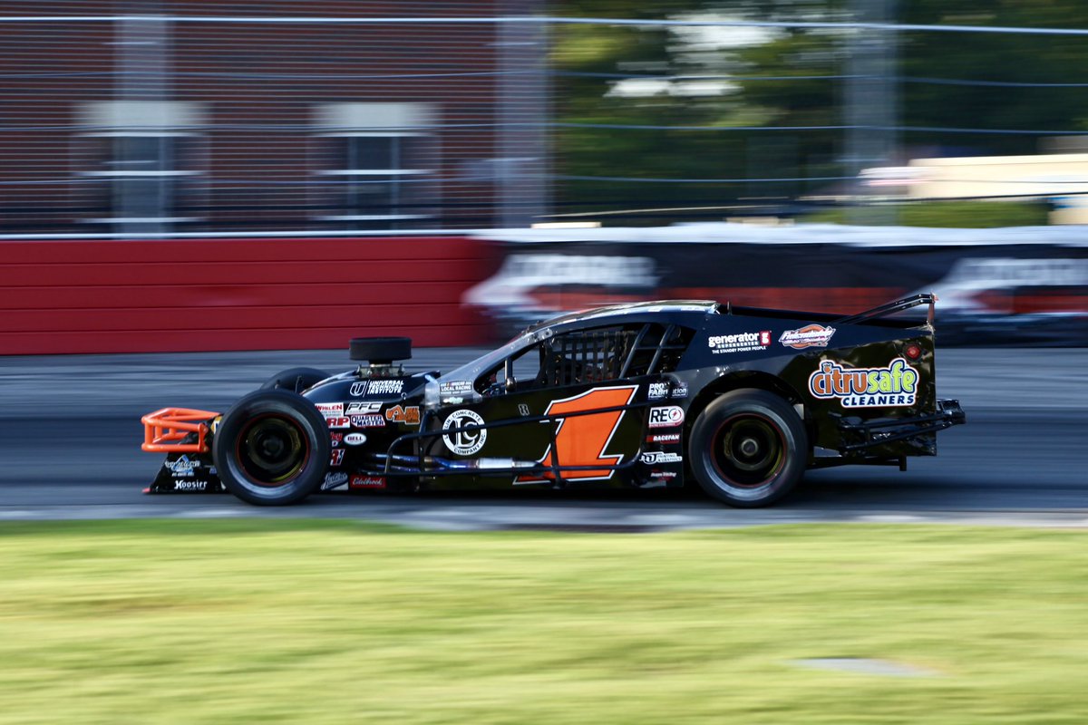 therepave's tweet photo. The Myers family qualifying results at Bowman Gray Stadium

2nd - Burt Myers @citrusaferacing 
5th - Slate Myers
6th - Jason Myers

📷 Nikki Gravatt photo https://t.co/5GDj9rHQds