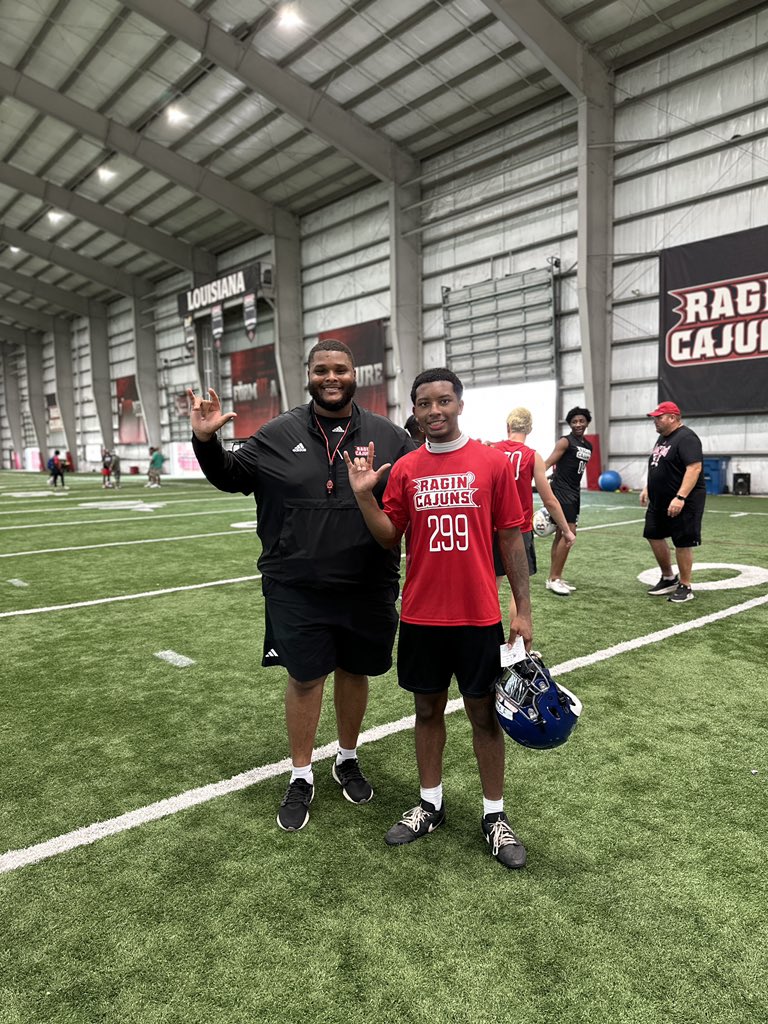 jalenpatt's tweet photo. Had a great day at ULL football camp! Thank you coaches for teaching me new skills. Looking forward to seeing you guys again. Go Cajuns 🤟🏽! @RaginCajunsFB @PjBurkhalter @leg12tim @CoachCadeUL @adrianhalljr @CoachMGiuliani @CoachBegueUL https://t.co/iM2u0VlJWE