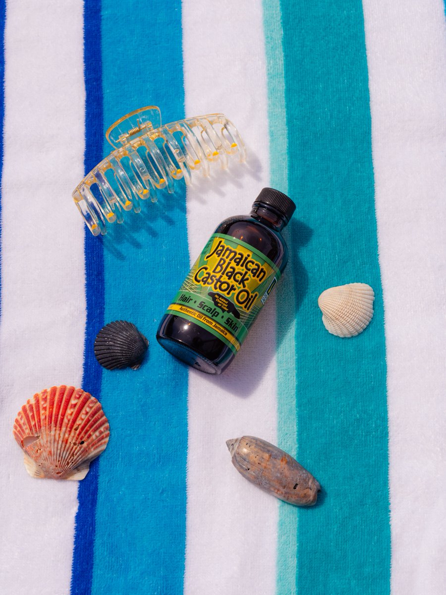 OfficialDooGro's tweet photo. Bring the Jamaican vacation to your wash day with each use of Doo Gro Jamaican Black Castor Oil! 🇯🇲 https://t.co/mO9VUHiwhF