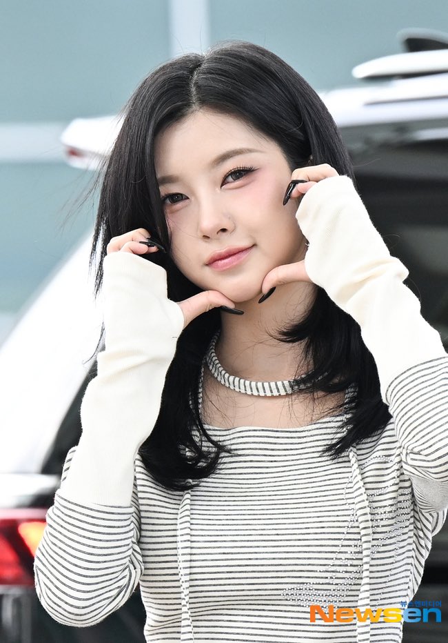 kdyeonpics's tweet photo. 260607 #DAYEON ICN airport departure news outlet photos (2)

#Kep1er #케플러 #김다연 #DAYEON #ダヨン https://t.co/J4sSBTaaZY
