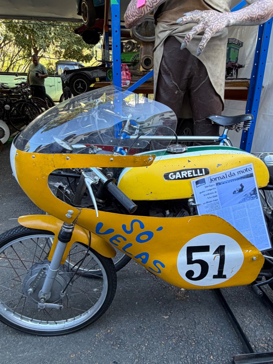 333fef4's tweet photo. Descobri o antigomobilismo. E descobri que uma pecinha do carro mais merdinha desta Aguas de Lindoia vale mais q minha vida. Essa conta pode bem ser um pequenino lugar escondido das mazelas das redes sociais. Que se eu quiser eu só deleto. Tenho total controle sobre mim https://t.co/yazDNs6p3A