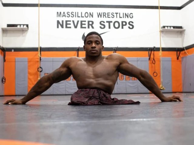 ElvisSinosickk's tweet photo. This version of Junior Tafa would be champion

#UFCVegas118 https://t.co/zy0oqXCWFV