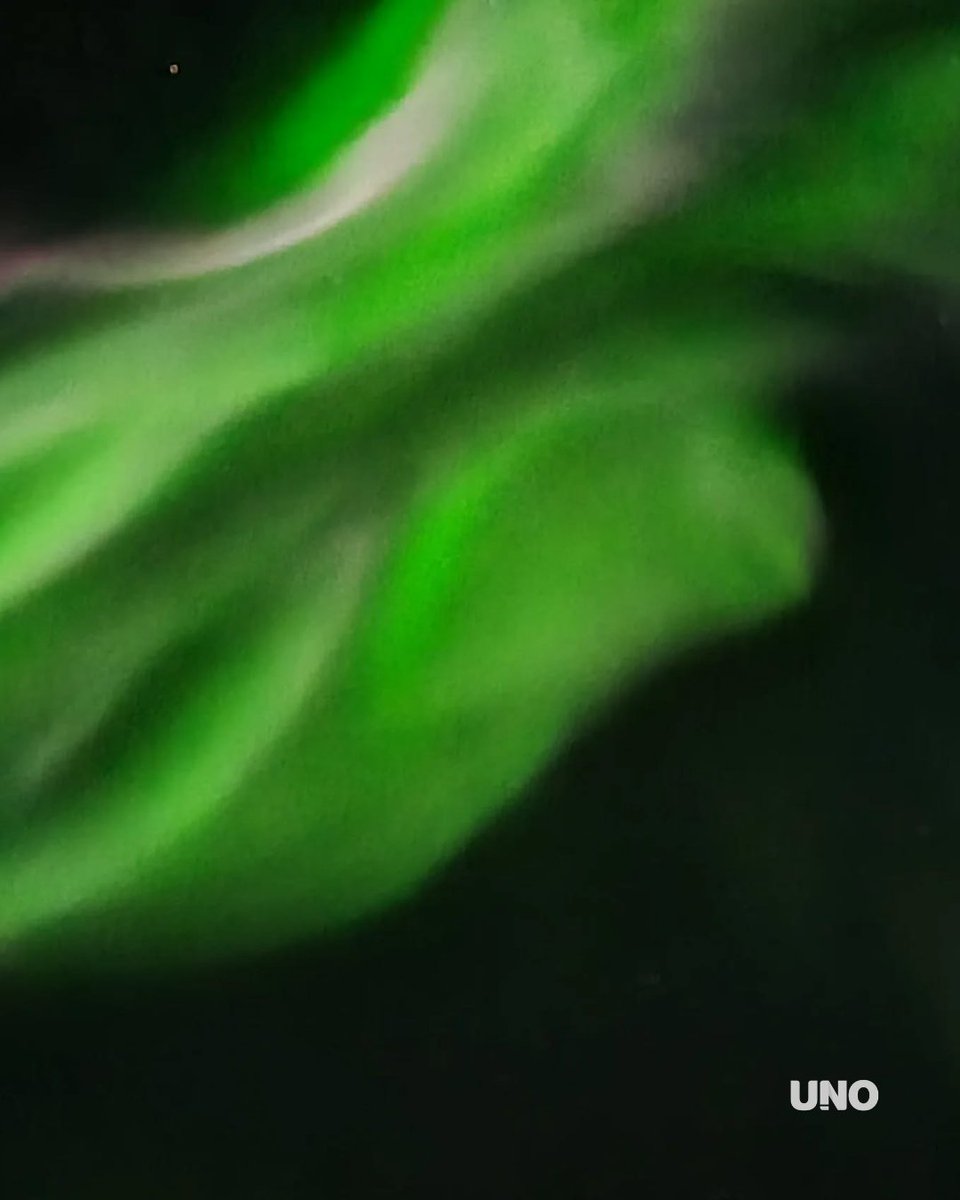 diariouno's tweet photo. 📷POSTALES ANTÁRTICAS

- El personal de la Base Antártica Científica Permanente Belgrano II registró un espectacular despliegue de auroras australes sobre el firmamento polar.

- Este fenómeno luminiscente, característico de las regiones polares del sur, iluminó el cielo nocturno sobre el continente blanco, ofreciendo una de las postales más imponentes de la campaña antártica.