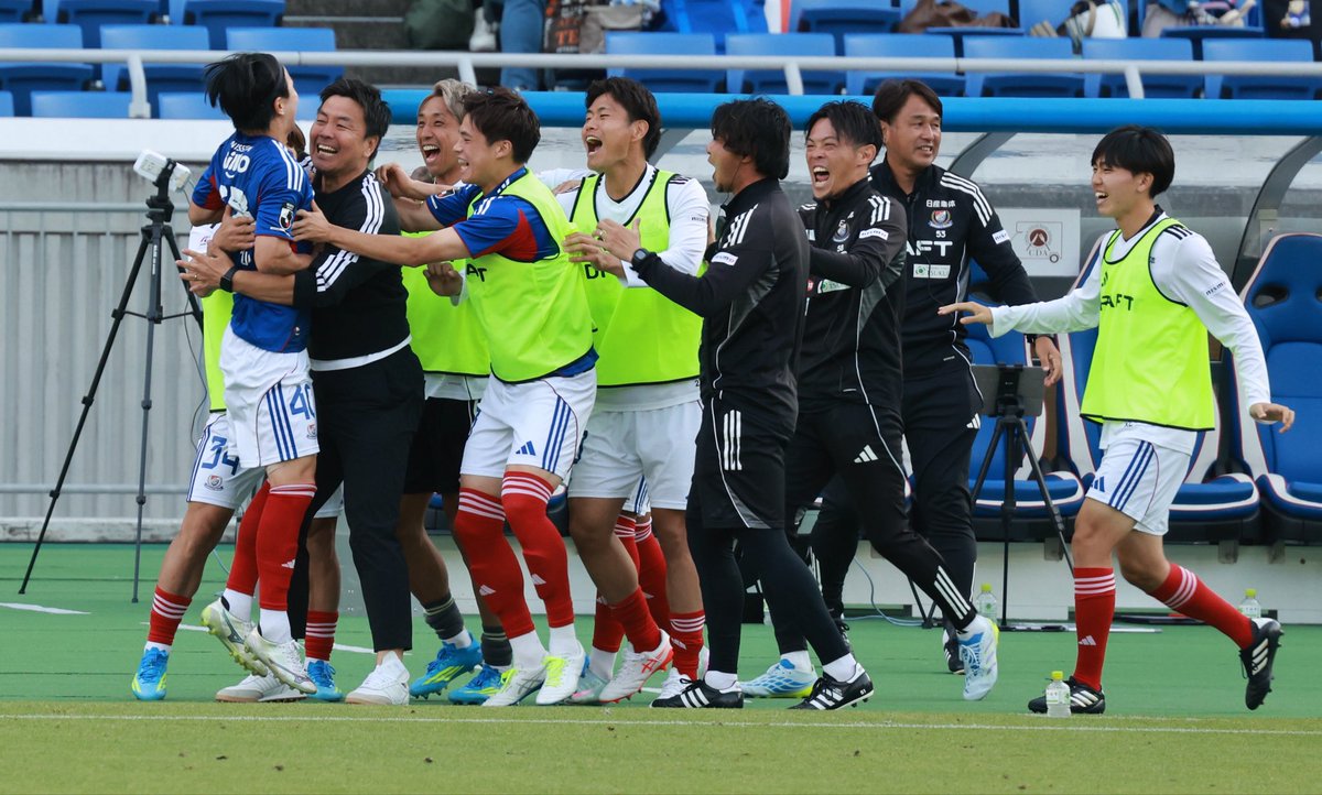 fumis_no3's tweet photo. シーズン中に、こんな姿をもっと見たかった。

#fmarinos https://t.co/nY8rMZkoWW