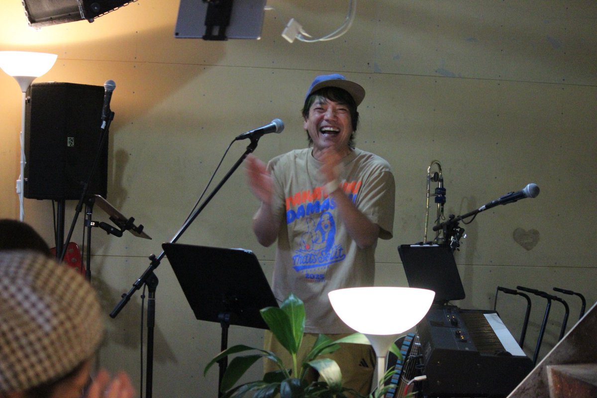 GRANDCOLORSTONE's tweet photo. おはよー

さあ！
福島マナフェス張り切っていくよー
みんなで楽しもうね😊

#手が攣ってるのにこの笑顔 
#可愛いおじさんだねぇ 
#ねぇ？ https://t.co/yX9emLHC0K