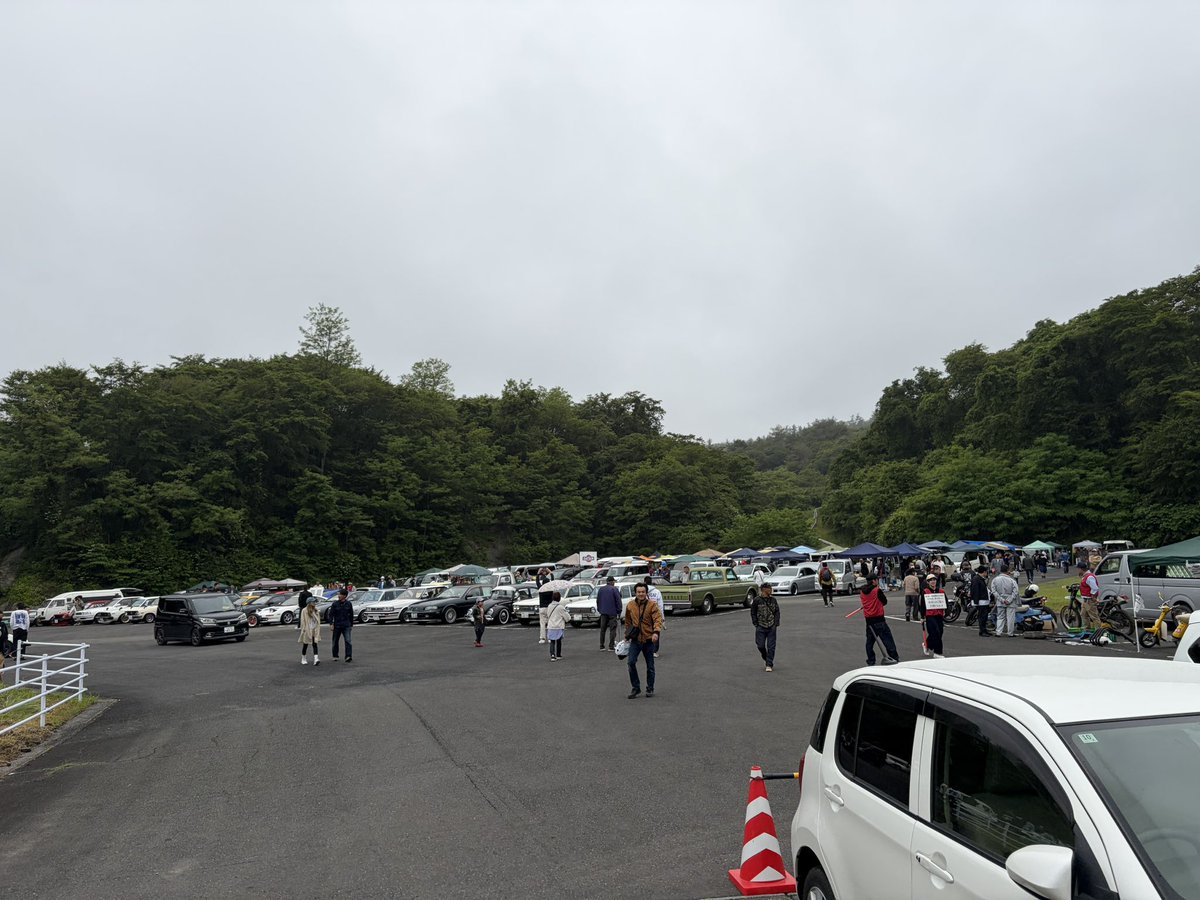 tomicagarage's tweet photo. マインパーク行ってきたけど雨が降ってたのですぐに退散した https://t.co/O5qA6Zr1iy