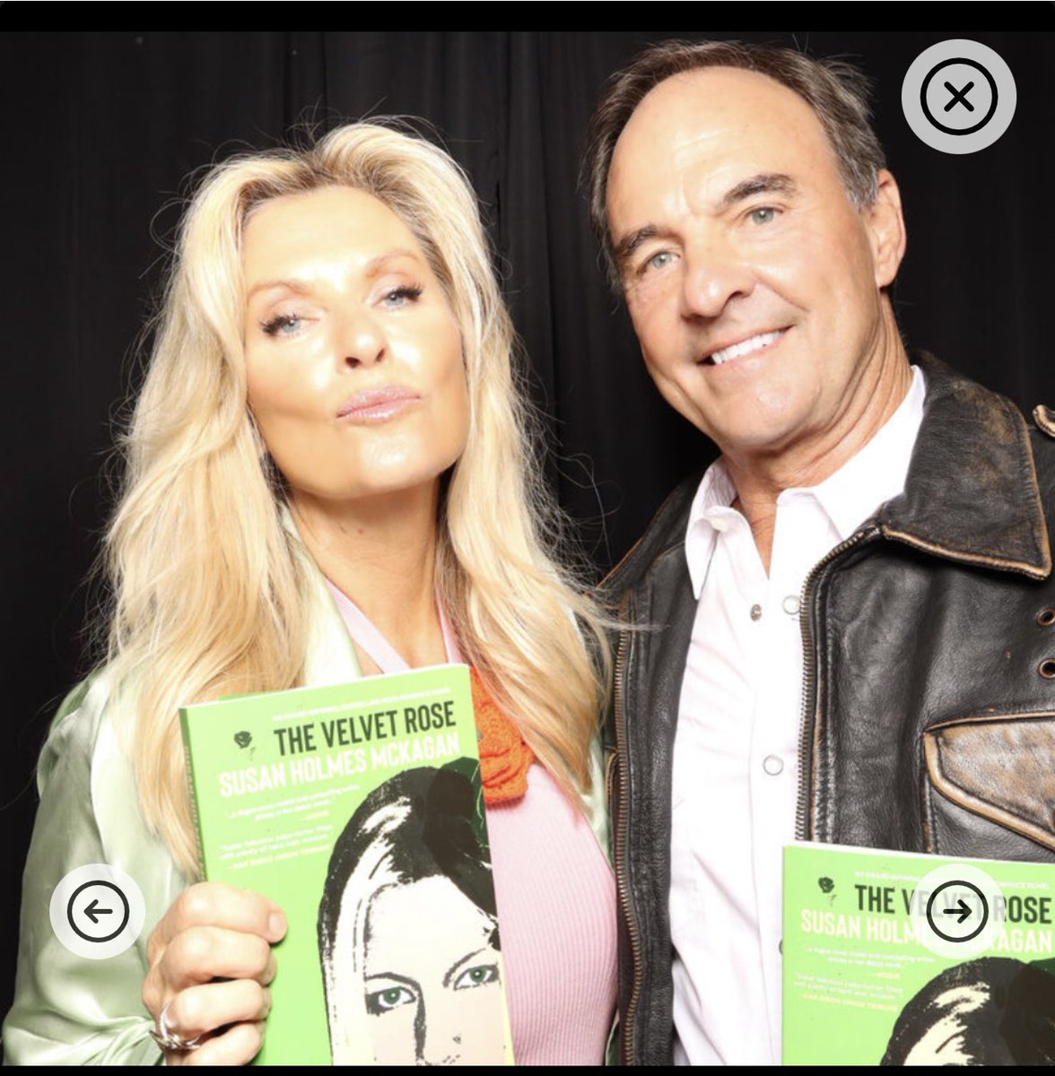 Brendaepperson's tweet photo. 90s theme https://t.co/imLW2l4Nhc