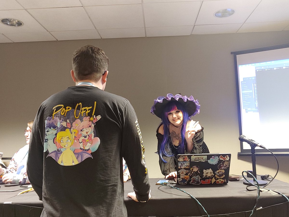 WhinnyCityPony's tweet photo. Popcast is casually interviewing/roundtablimg with some amazing musicians and artists!! In the Hoof Work room!

W/ @IN4RI_, @IvoryBrony, @GratefulRobber, @sylvverGT, @VisiblyStressed, @saphypone,  @BefishProd &amp; @HaywaiianHorse! https://t.co/LpeNkv1sth