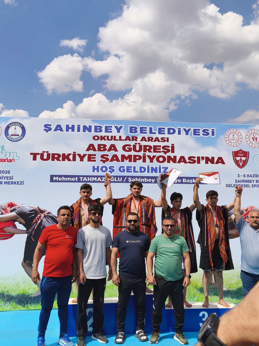 yilmazilhan30's tweet photo. 2-6 Haziran 2026 tarihleri arasında Gaziantep'te düzenlenen Geleneksel Aba Güreşi Türkiye Şampiyonası, 27 ilden 1012 sporcunun katılımıyla gerçekleştirilmiştir.

Şampiyonada dereceye giren sporcularımız:

🥈 Gençler A - 55 kg
Yılmaz Zeyrek – Türkiye İkincisi

🥉 Gençler B - 50 kg
Birhat Onay – Türkiye Üçüncüsü

🏅 Yıldızlar - 27-30 kg
Miraç Öner – Türkiye Beşincisi

🏅 Yıldızlar - 27-30 kg
Velat Azat Polat – Türkiye Yedincisi

🏅 Yıldızlar - 85 kg
Serkan Çoruh – Türkiye Sekizincisi

Sporcularımızı ve antrenörlerimizi tebrik ediyor, başarılarında emeği geçen herkese teşekkür ediyoruz.
@OA_BAK 
@gencliksporbak 
@itasyapan 
@30Emin_YILDIRIM 
@sabridemir30 
@guldalfahri1