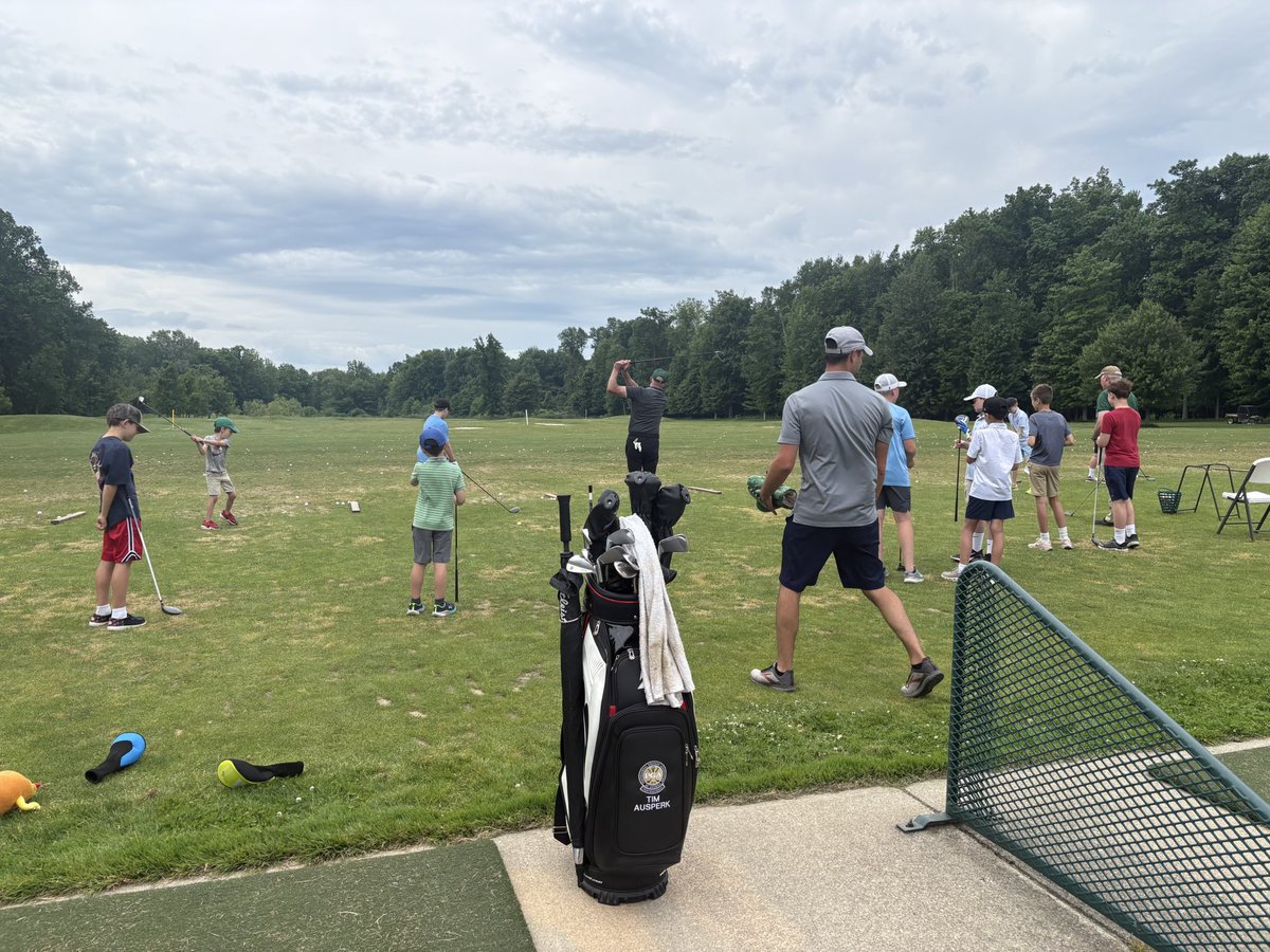 LCGirlsGolf's tweet photo. Our summer golf camp is full swing this weekend with a record # of campers (32). Tomorrow is the drive, chip &amp; putt contest! Thank you to Pro Tim Ausperk for his help! @LCCougarsAD @LCHS_Cougars @lakecatholic https://t.co/I6sccGhiGV