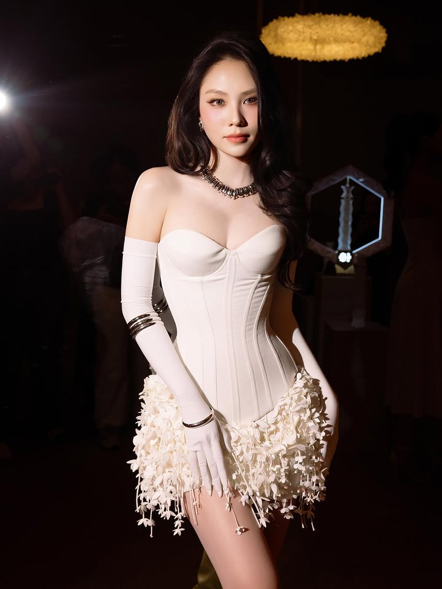 Cbiz2023's tweet photo. Hh Mai Phương https://t.co/qxJiTSuWrs