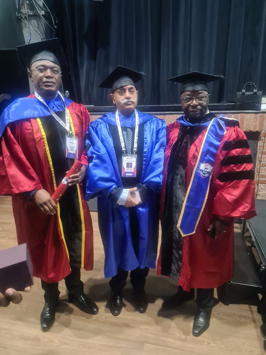 mannix_bompinda's tweet photo. 🎓 Londres consacre l’excellence ! Félicitations à l’Honorable Sénateur Gentiny Ngobila Mbaka, désormais Professeur.
Une fierté et une inspiration pour toute une génération. 👏 👏🎓
@ben_iyebe @CharleneBwanga @Actungolo @GentinyNgobilaM @StanysBujakera @thomsmwanza https://t.co/khhiWEMbJU